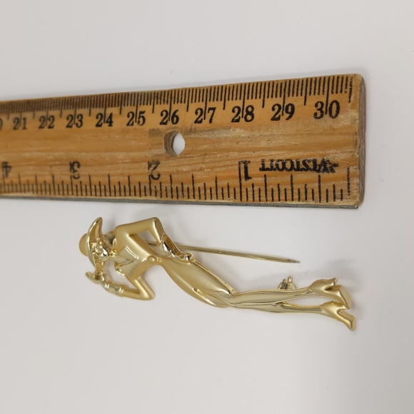 AJC Vintage Lady in Hat Gold Tone Brooch Pin Signed Shiny Brushed Tone - Picture 4 of 5